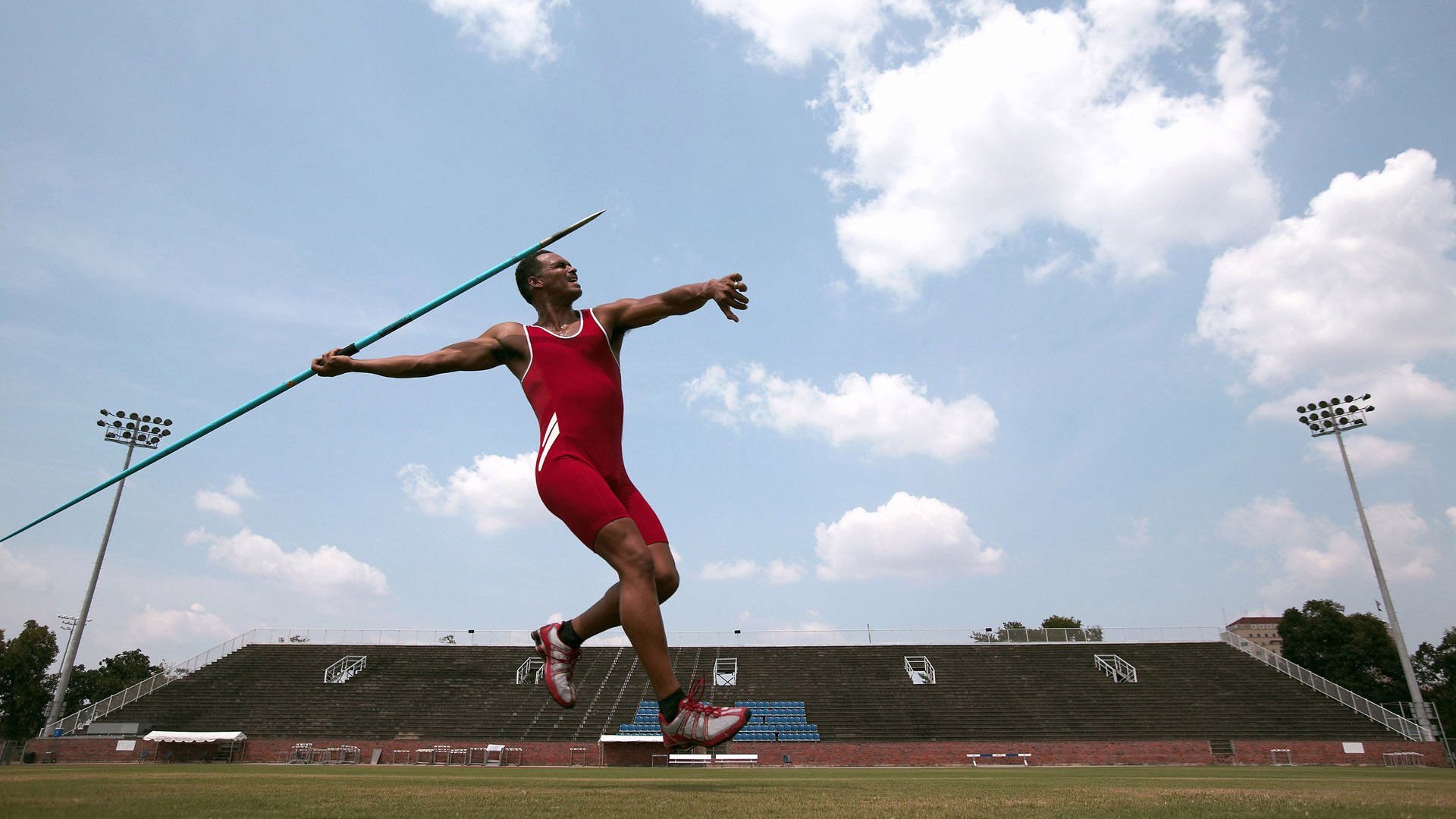 技术革新：虚拟实境带来沉浸式观赛新体验，虚拟现实技术及应用创新大赛